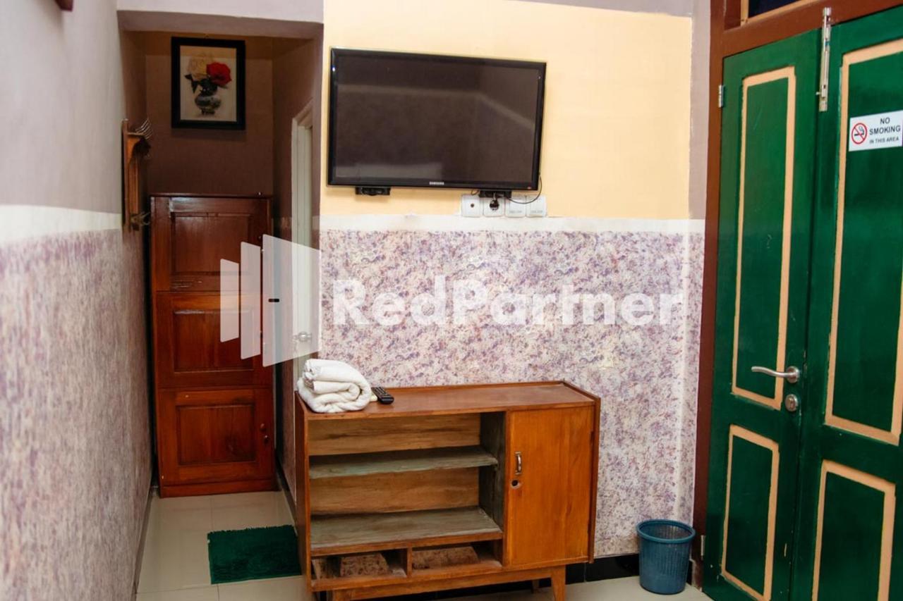 Отель Flamboyan Asri Syariah Mitra Reddoorz Near Kampung Inggris Pare Экстерьер фото