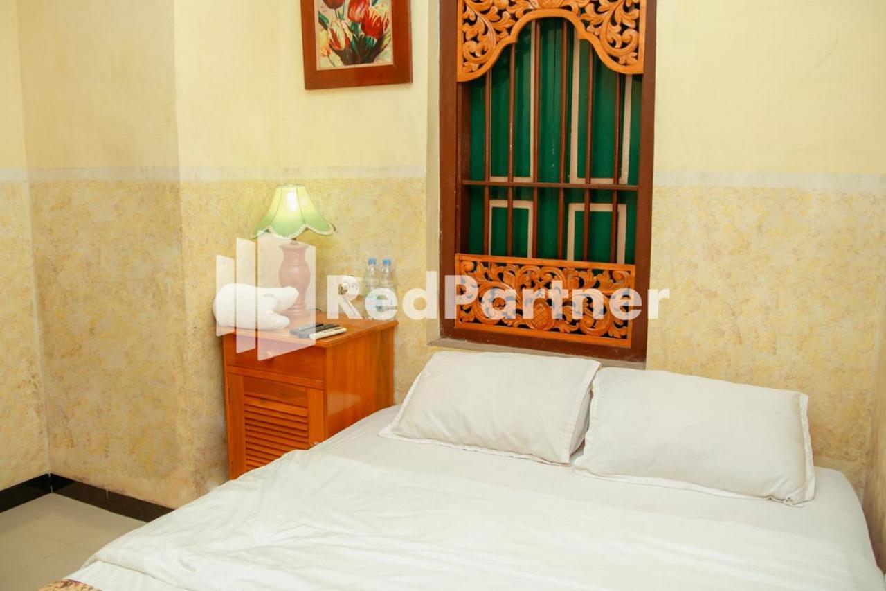 Отель Flamboyan Asri Syariah Mitra Reddoorz Near Kampung Inggris Pare Экстерьер фото